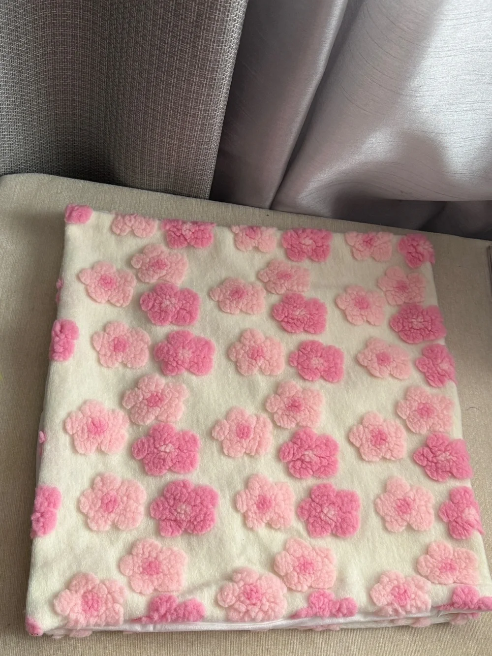 Plush Pink Floral Accent Pillow Set - Brand